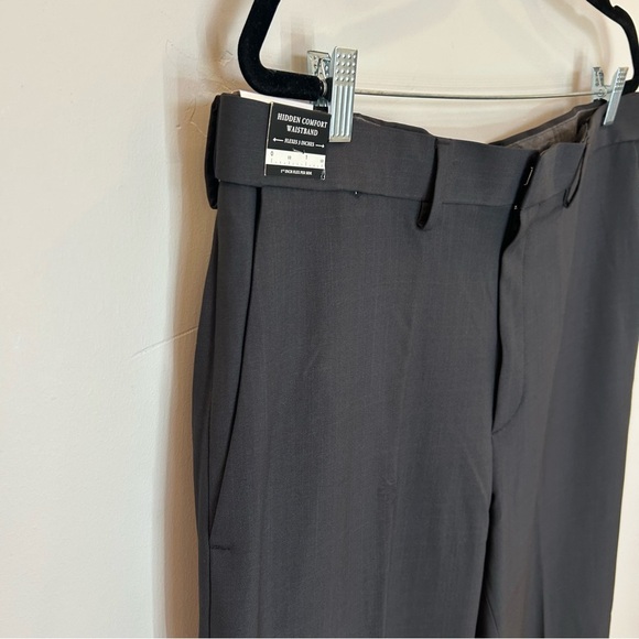 Men’s Haggar Premium Comfort Dress Pants, Charcoal, 38x30 - Picture 2 of 9